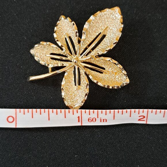 Vintage Sarah Conventry Gold Tone Leaf Brooch Pin 2" - Picture 4 of 5
